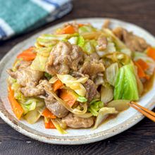 定食屋さん風♪【豚こまと野菜の生姜味噌炒め】