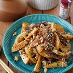 【缶詰レシピ・節約・簡単】さんまと根菜の蒲焼きマヨ炒め