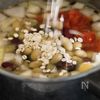 蒸し豆と押し麦の“食べるミネストローネ”の工程3