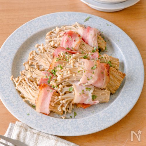 【フライパン不要】旨みがジュワ！コリコリ食感のえのきベーコン