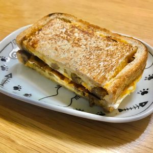 Nao★彡の作ってみた!投稿(食パンをアレンジ！チーズミートのホットサンド)