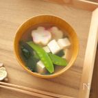 【春を感じる】きぬさやとお麩のすまし汁