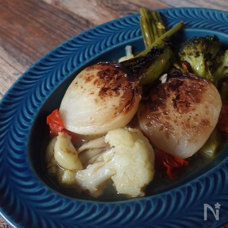 動画あり 野菜の滋味を味わうメインディッシュ 丸ごと野菜のコンソメ煮 By パパイズム レシピサイト Nadia ナディア プロの料理 家のおいしいレシピ