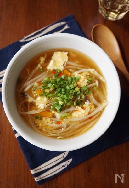 ふんわり卵ともやしの中華スープ