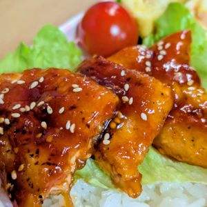 まゆのの作ってみた!投稿(【揚げない×節約×満腹】鶏ささみの揚げないヤンニョムチキン)