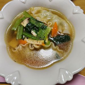 ナムディの作ってみた!投稿(【ピリ辛ぎょうざスープ】冷凍ぎょうざで時短♪)