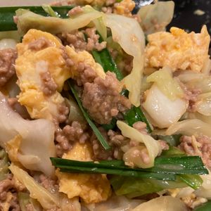 rieの作ってみた!投稿(【キャベツと卵の肉味噌炒め】白ごはんが進みまくる！)