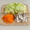 野菜たっぷり♩うま味噌スープの工程1