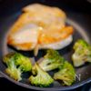 和風ドレッシング余ってない！？鶏むね肉のステーキ【男子飯】の工程3