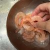 プリプリむきエビのネギたまチャーハンの工程2