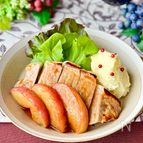 塩麹漬け豚肉のソテー・焼きりんごとマッシュポテト添え