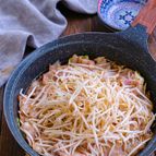 フライパンで食卓に！豚キャベもやしの旨ぽん蒸し