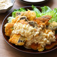 簡単【ひとくち鮭フライの和風タルタルソース】