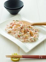 バジルと梅干しの混ぜごはん