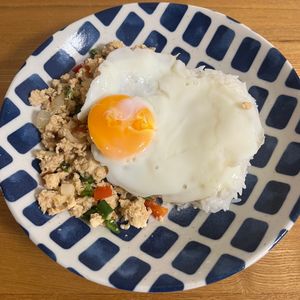 ちなの作ってみた!投稿(【レンチンガパオライス】調味料3つで！クタクタでもつくれる♪)