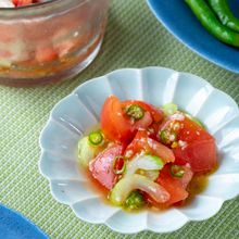 アジア料理の副菜にぴったり！トマトとセロリのマリネ
