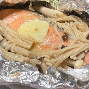 すみれの作ってみた!投稿(切って包んで蒸すだけ!『フライパンDE塩鮭のホイル焼き』)