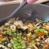 給食でも人気の副菜！【豆腐の炒り煮】の工程3