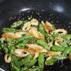 簡単激旨!【スナップエンドウとちくわのガーリック味噌炒め】の工程4