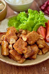 にんにく醤油でごはんがすすむ♩豚肉のひと口ソテー