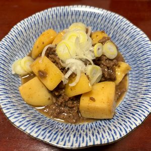 りんごの作ってみた!投稿(【じゃがいもと肉そぼろの甘辛バター】こってりご飯が進む♬︎)