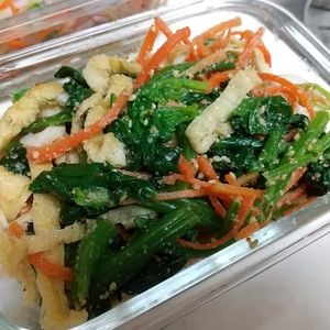 とまっちょ嫁の作ってみた!投稿(【ほうれん草とお揚げのごま和え】レンジで2分！お弁当に◎)