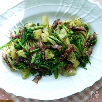 ホタルイカのスパゲッティ　ペストジェノベーゼ風味