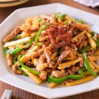 【王道の青椒肉絲】旬のたけのこで！食材３つ♪