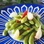 【5分でおつまみ】手が止まらないやみつき枝豆にんにく炒め
