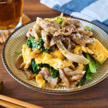 旨味が詰まった！豚と小松菜の中華炒め