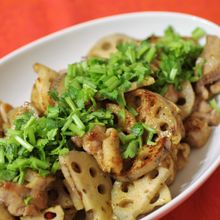 薬膳☆鶏肉と蓮根のスパイシー炒め
