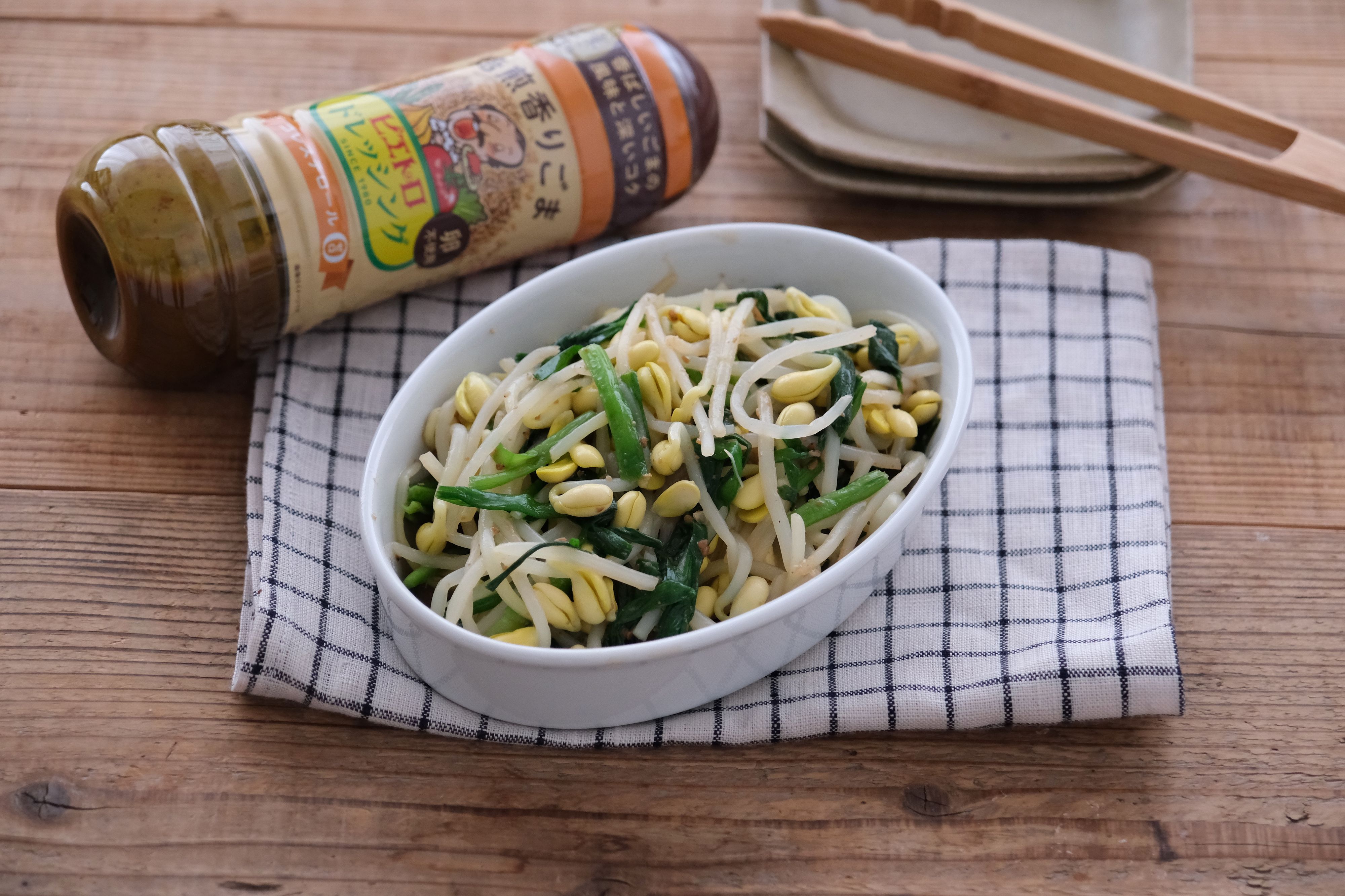 シャキシャキおいしい♪にらと豆もやしのごまドレサラダ | レシピ