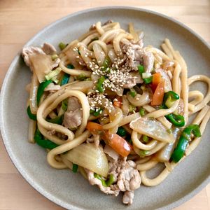 ぴの作ってみた!投稿(がっつり満足♪ご飯もすすむ【甘辛焼きうどん】)