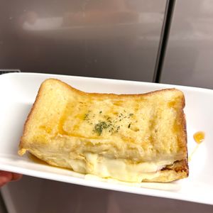 ケの作ってみた!投稿(ふわとろ食感♡『ハムとチーズのフレンチトースト』やみつきの味)
