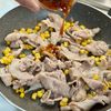 ごはんにぴったり♪【豚こまとコーンのバター甘辛炒め】の工程4