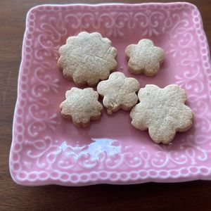 こむぎの作ってみた!投稿(バターなしでもサクサク！【米粉ときな粉の型抜きクッキー】)