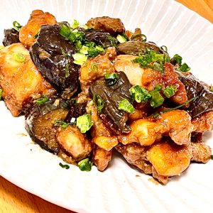 michuの作ってみた!投稿(なすが美味しすぎる!絶品おかず【茄子と鶏肉のみそ照り炒め】)