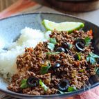 中南米の牛肉トマト炒め【ピカディージョ】ご飯にかけて
