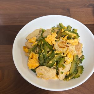 さらの作ってみた!投稿(鶏肉とゴーヤと卵の旨味噌マヨ炒め)