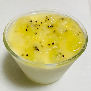 Kの作ってみた!投稿(キウイフルーツの生ソースでヨーグルトゼリー)