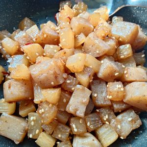 Yukkの作ってみた!投稿(【大根とこんにゃくのピリ辛ごまおかか炒め】ごま油香る♬︎)
