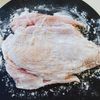 【鶏むね肉のガーリックステーキ】節約×ガッツリおかずの工程1