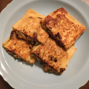 たりおの作ってみた!投稿(肉みそ納豆チーズの油揚げサンド♩包丁不要！お腹に溜まるおかず)