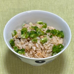 キャピタンの作ってみた!投稿(簡単すぎ！？鮭フレークとお茶漬けの素で【鮭の炊き込みご飯】)