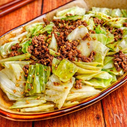10分で簡単♪【春キャベツとひき肉の旨だれ炒め】