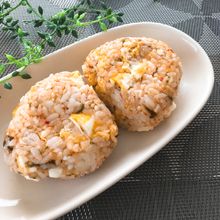 冷蔵庫にあるもので。【即席ピリ辛おにぎり】レンジ＊包丁いらず