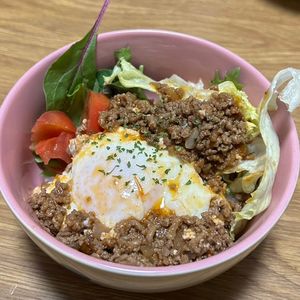 しぃちゃんの作ってみた!投稿(ワンパン＼ロコモコ風そぼろ丼／)