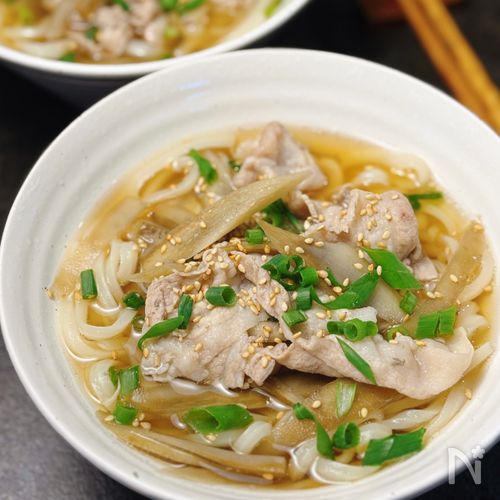 【豚ごぼううどん】旨味しみしみ♪ 炒めごぼうが決め手！