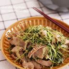 火を使わない＊豚肉と豆苗のやみつきめんつゆ炒め風レンジ蒸し♡