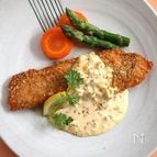 秋鮭のフライ味噌タルタルソース添え
